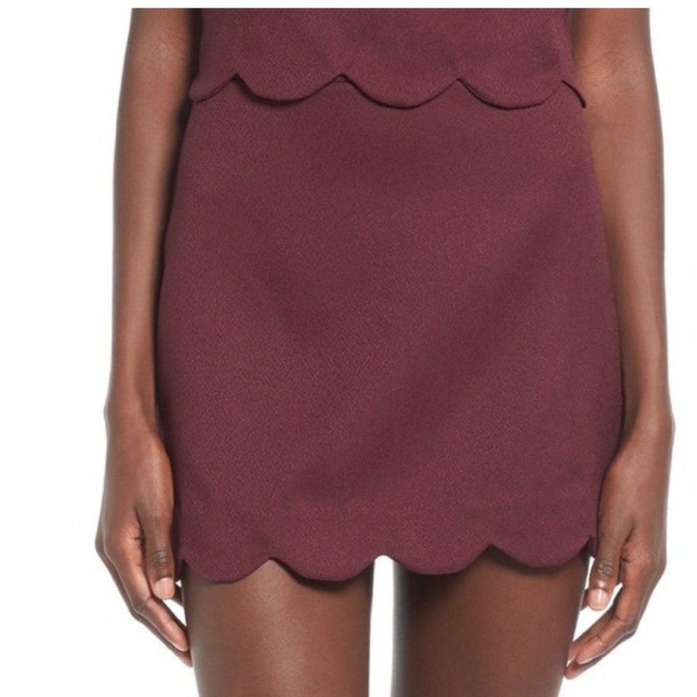 ✨5/$25 lush maroon mini skirt. size S.